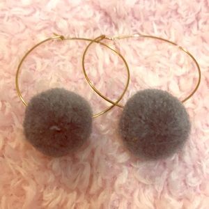 🛍2 for $25🛍 NWOT Gray Pom Pom Hoop Earrings